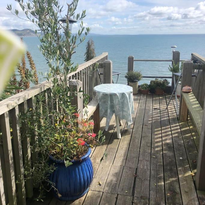 Lyme Clifftop Hideaway Лайм Риджис Екстериор снимка