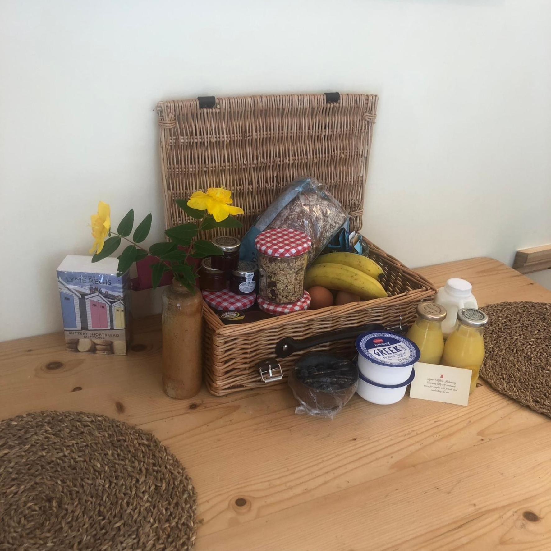 Lyme Clifftop Hideaway Лайм Риджис Екстериор снимка