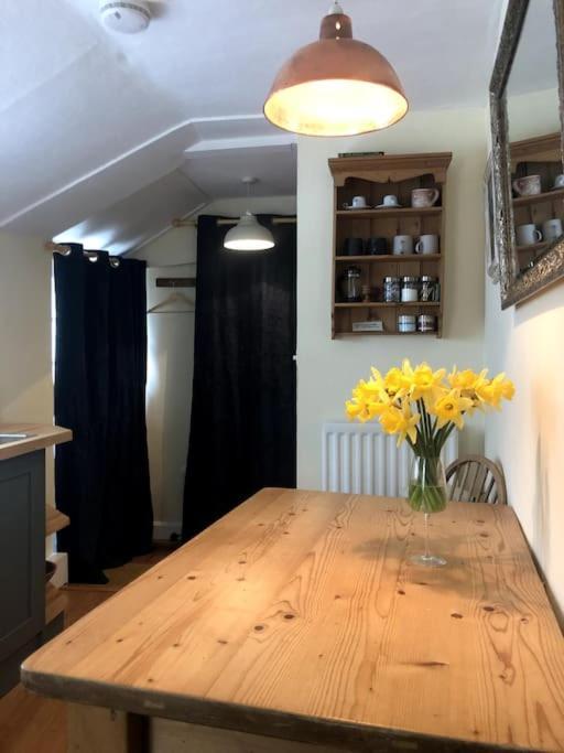 Lyme Clifftop Hideaway Лайм Риджис Екстериор снимка