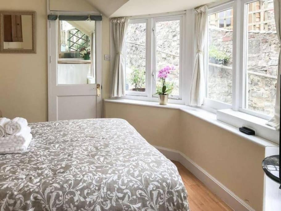 Lyme Clifftop Hideaway Лайм Риджис Екстериор снимка